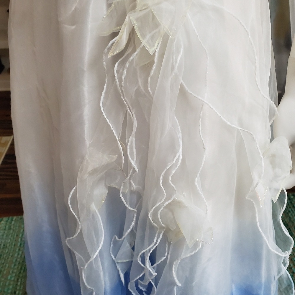 Vintage wedding dress with new veil